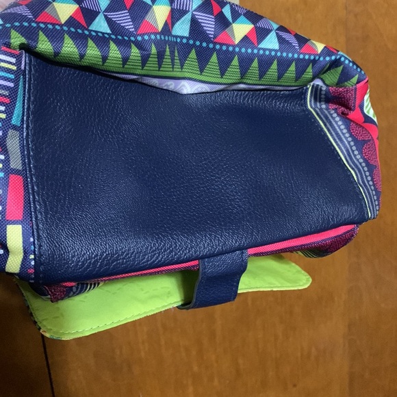 LILY BLOOM - In love with bright colors and patterns? This is for you… - Picture 4 of 10